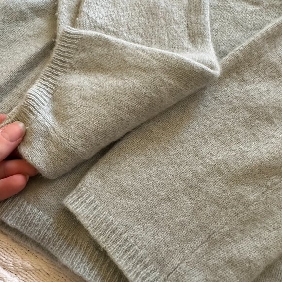 Ann Taylor | Light Blue Cashmere Sweater Long Sleeve V Neck | Size Medium - Picture 3 of 6